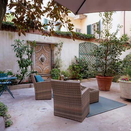 Il Cortile Di Elisa & Our Flats Bed & Breakfast Лука Екстериор снимка