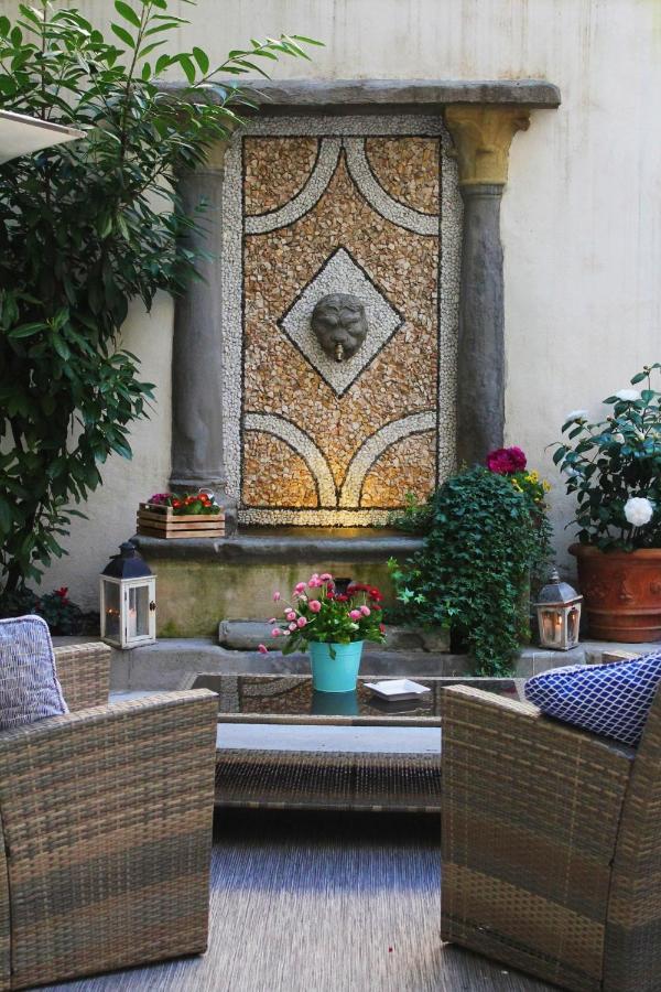 Il Cortile Di Elisa & Our Flats Bed & Breakfast Лука Екстериор снимка
