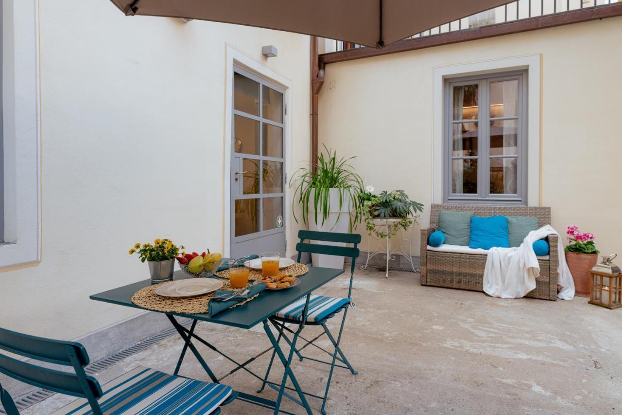 Il Cortile Di Elisa & Our Flats Bed & Breakfast Лука Екстериор снимка