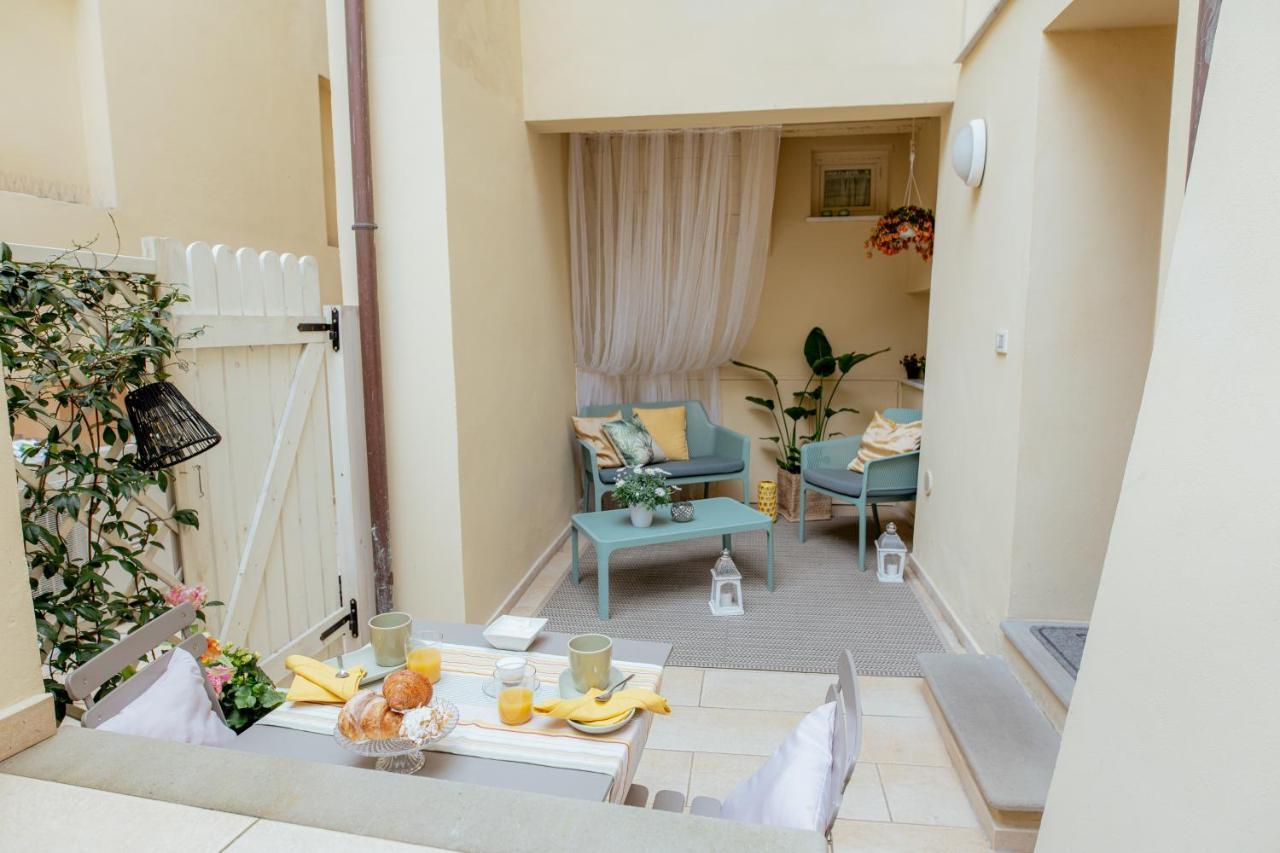 Il Cortile Di Elisa & Our Flats Bed & Breakfast Лука Екстериор снимка