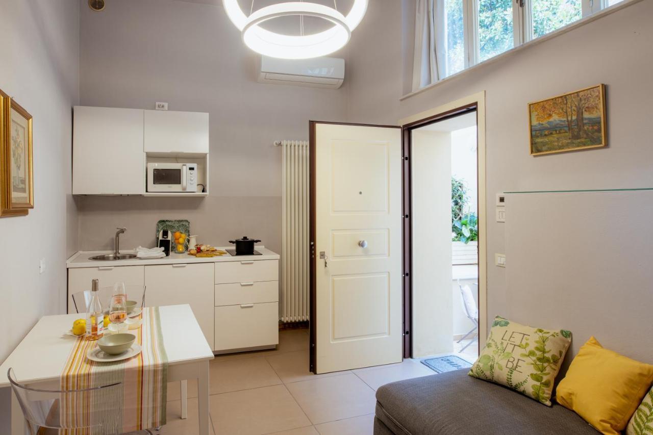 Il Cortile Di Elisa & Our Flats Bed & Breakfast Лука Екстериор снимка