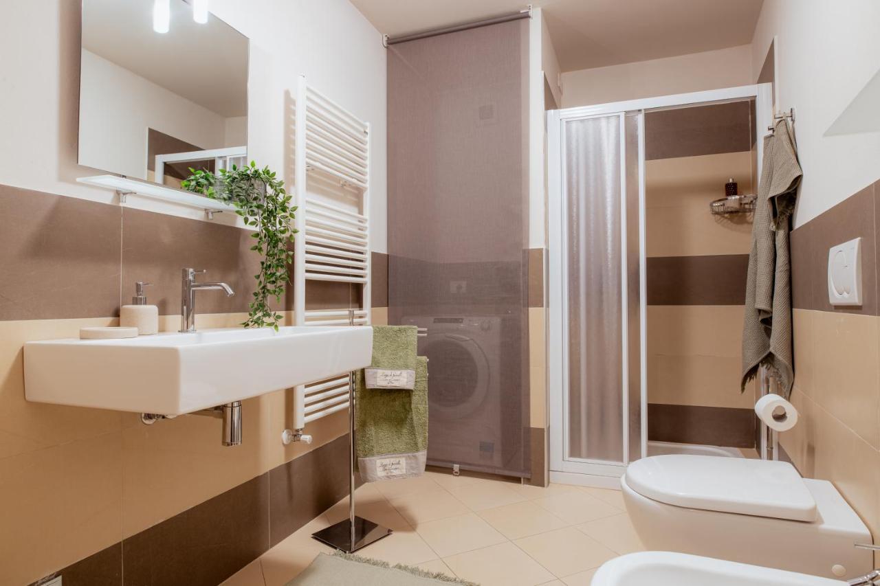Il Cortile Di Elisa & Our Flats Bed & Breakfast Лука Екстериор снимка